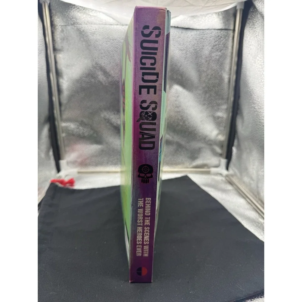 Suicide Squad: Behind the Scenes with the Worst Heroes Ever, Bergstrom, Signe, U